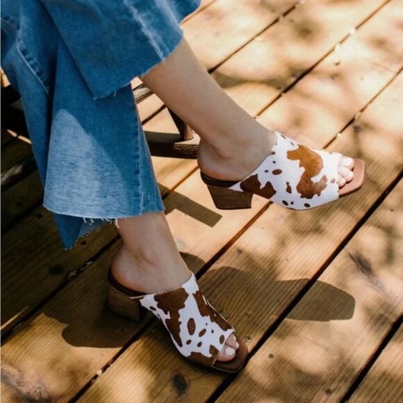 Yellow Box Cataline Cow Print Heel - Picture 7 of 7